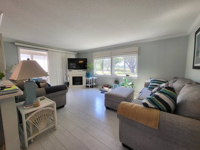 COASTAL ELEGANCE IN A PRIME LOCATION IN THE PARK! A beautiful - photo 12