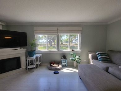 COASTAL ELEGANCE IN A PRIME LOCATION IN THE PARK! A beautiful - photo 13