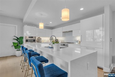 Enjoy waterfront living at its finest in Residence #712 at NINE - photo 4