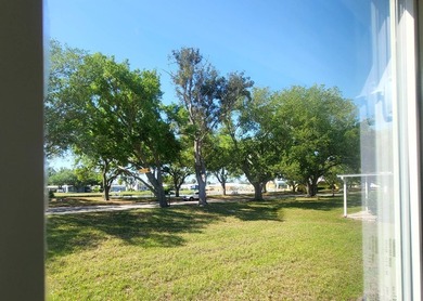 COASTAL ELEGANCE IN A PRIME LOCATION IN THE PARK! A beautiful - photo 14