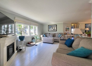 COASTAL ELEGANCE IN A PRIME LOCATION IN THE PARK! A beautiful - photo 17