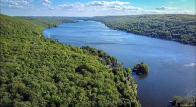 Lake Home For Sale in Warwick, New York