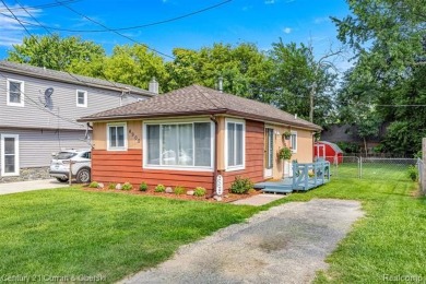 Lake Home For Sale in West Bloomfield, Michigan