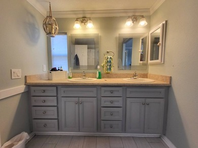 COASTAL ELEGANCE IN A PRIME LOCATION IN THE PARK! A beautiful - photo 27