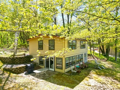 Charming Lake Sylvia Cottage, nestled on the scenic shores of - photo 2