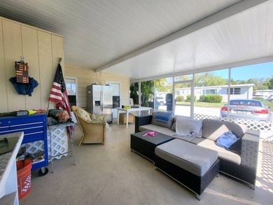 COASTAL ELEGANCE IN A PRIME LOCATION IN THE PARK! A beautiful - photo 35