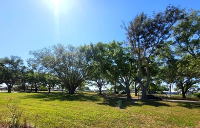 COASTAL ELEGANCE IN A PRIME LOCATION IN THE PARK! A beautiful - photo 40