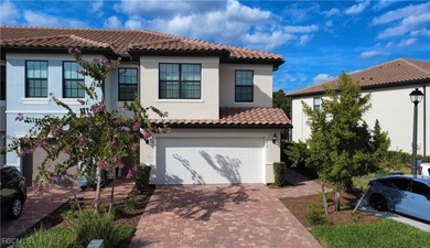 Cape Coral Lakes Area Townhome/Townhouse For Sale in Cape Coral Florida