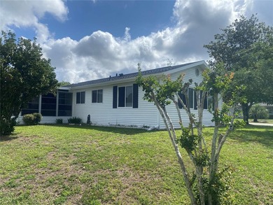 Cute 2 bedroom home in Oak Run is super neat and clean, and it's - photo 4