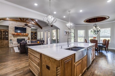 Experience the perfect blend of luxury, privacy & convenience in - photo 11