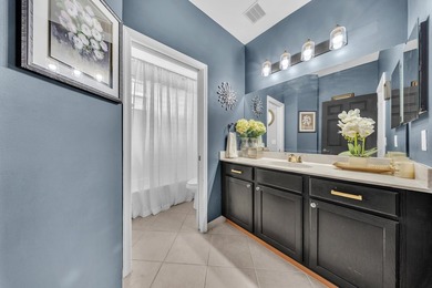 New Price! WPB resort-style lakefront living in this spacious - photo 11