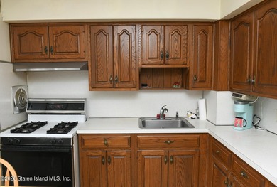 Fully detached home in the heart of sought-after Westerleigh - photo 11