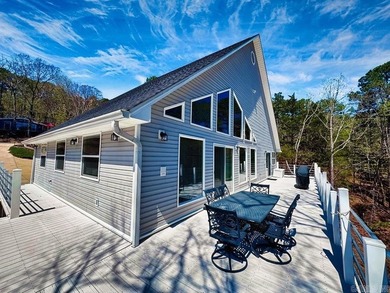3,400+/- 4 BEDROOM, 3 BATH LAKEFRONT HOME WITH 2 BOAT SLIPS WITH - photo 15