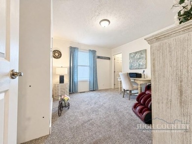 Experience an ideal blend of modern comfort and mountain living - photo 15