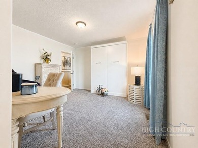 Experience an ideal blend of modern comfort and mountain living - photo 16