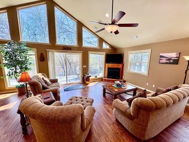 3,400+/- 4 BEDROOM, 3 BATH LAKEFRONT HOME WITH 2 BOAT SLIPS WITH - photo 19