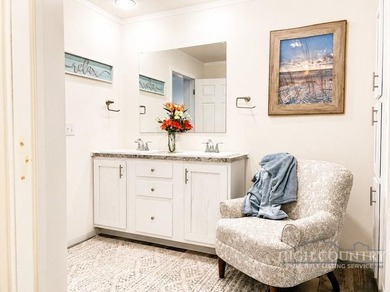 Experience an ideal blend of modern comfort and mountain living - photo 21
