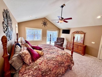 3,400+/- 4 BEDROOM, 3 BATH LAKEFRONT HOME WITH 2 BOAT SLIPS WITH - photo 23