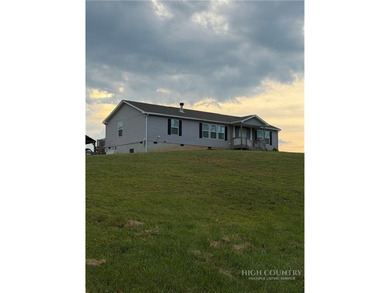Experience an ideal blend of modern comfort and mountain living - photo 27