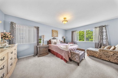 New Price! WPB resort-style lakefront living in this spacious - photo 27