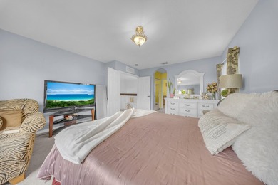 New Price! WPB resort-style lakefront living in this spacious - photo 30