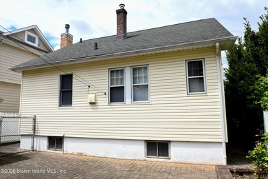 Fully detached home in the heart of sought-after Westerleigh - photo 32
