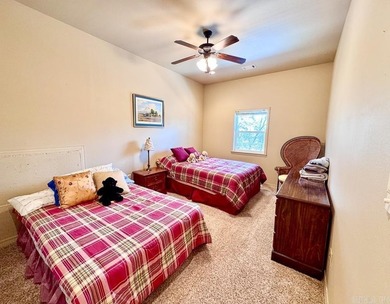 3,400+/- 4 BEDROOM, 3 BATH LAKEFRONT HOME WITH 2 BOAT SLIPS WITH - photo 34