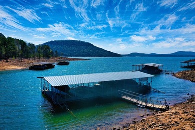 3,400+/- 4 BEDROOM, 3 BATH LAKEFRONT HOME WITH 2 BOAT SLIPS WITH - photo 37