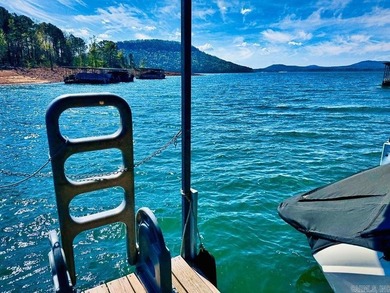3,400+/- 4 BEDROOM, 3 BATH LAKEFRONT HOME WITH 2 BOAT SLIPS WITH - photo 38