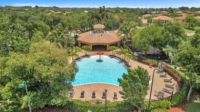 New Price! WPB resort-style lakefront living in this spacious - photo 40