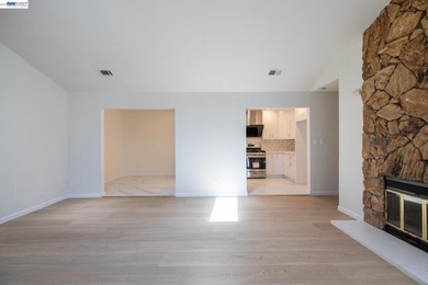 This beautifully and fully remodeled duet-style home, built in - photo 5