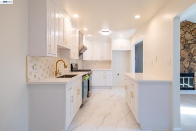 This beautifully and fully remodeled duet-style home, built in - photo 8
