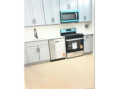 Welcome to this desirable 15th-floor Studio apartment located in - photo 17
