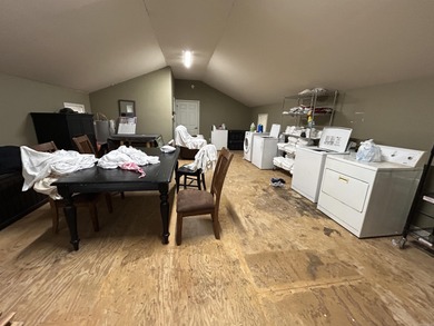 Charming cabin partially renovated with lots of potential - photo 3