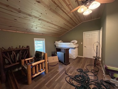 Charming cabin partially renovated with lots of potential - photo 5