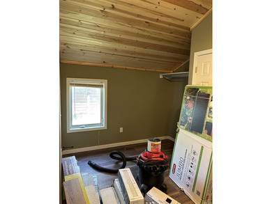 Charming cabin partially renovated with lots of potential - photo 7