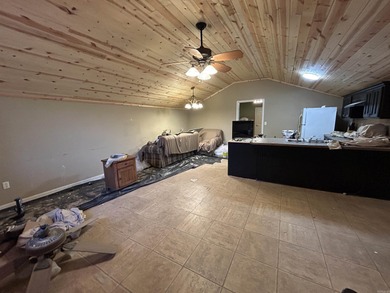 Charming cabin partially renovated with lots of potential - photo 8