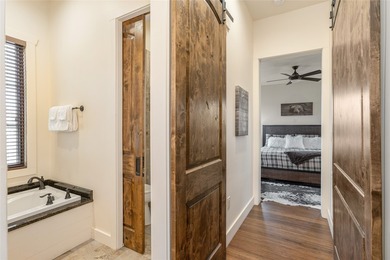 This turnkey retreat - a Mountainworks custom design by Travis - photo 33
