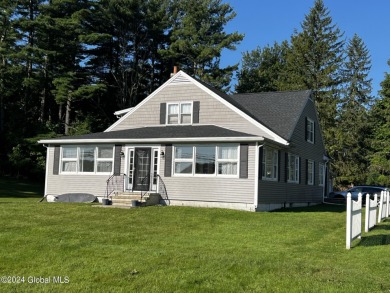 Lake Townhome/Townhouse Sale Pending in Sand Lake, New York