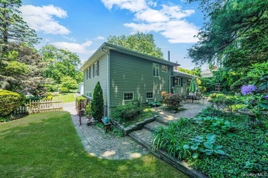 Welcome to 34 Grist Mill Ln. located in the desirable Halesite - photo 32
