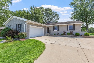 Lake Holiday - Lake County Home For Sale in Crown Point Indiana