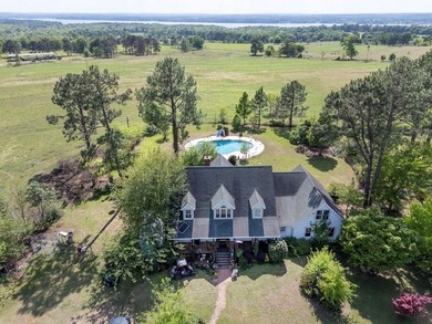Discover an extraordinary 500 +/- acres of prime land, perfect - photo 2