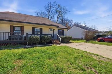 Lake Condo For Sale in Chesapeake, Virginia