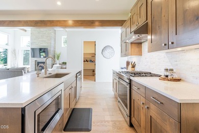 Fully furnished and lightly lived in, this luxury Milepost 1 - photo 15