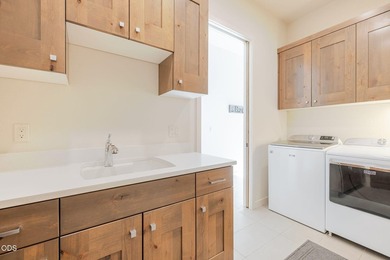 Fully furnished and lightly lived in, this luxury Milepost 1 - photo 19