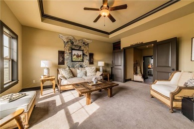 Stunning 40-acre one-of-a-kind equestrian estate with panoramic - photo 21