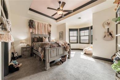 Stunning 40-acre one-of-a-kind equestrian estate with panoramic - photo 22