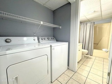 Incredible glass-front unit! Experience the ultimate coastal - photo 23
