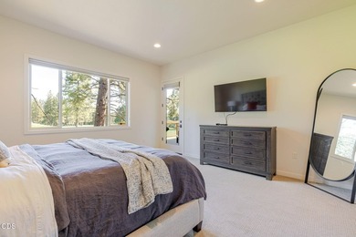 Fully furnished and lightly lived in, this luxury Milepost 1 - photo 29