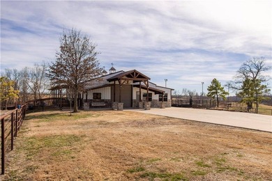Stunning 40-acre one-of-a-kind equestrian estate with panoramic - photo 43